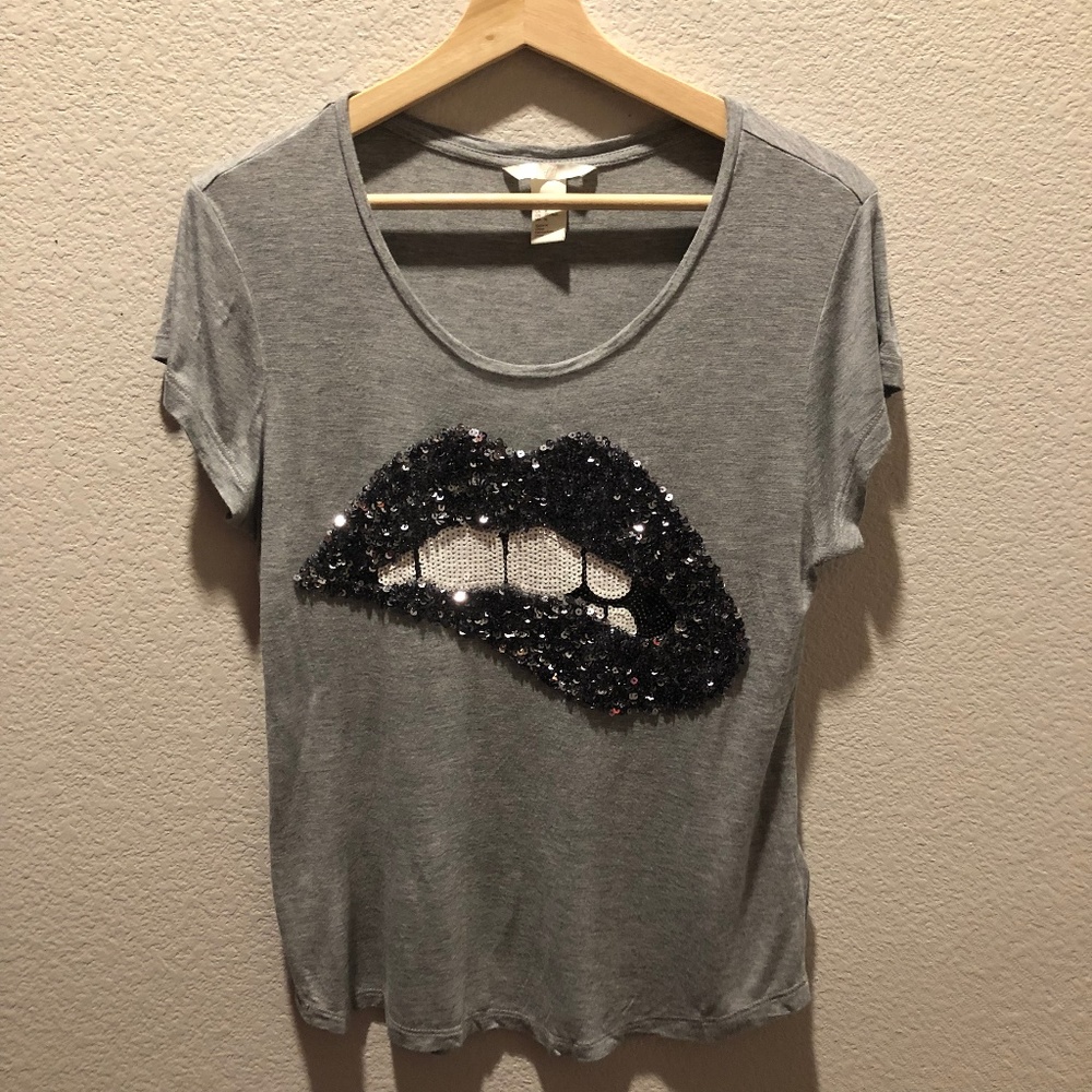 H&M Lips Grey Shirt Size M
